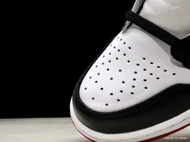 Cheap Jordan 555088-125 Black Air Toe 1 Retro 0414